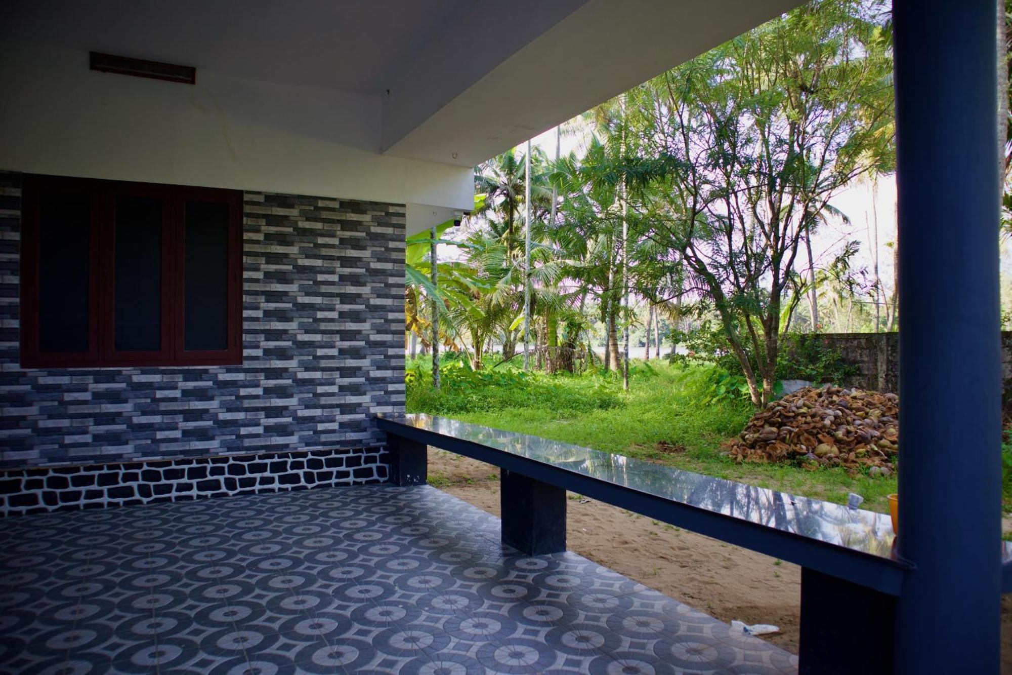 Ambili Riverfront Villa With Party Hall Irimbranallur Kültér fotó